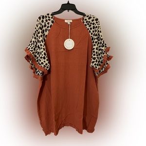 NWT Umgee Plus Red Clay Animal Print Sleeve Tunic Top